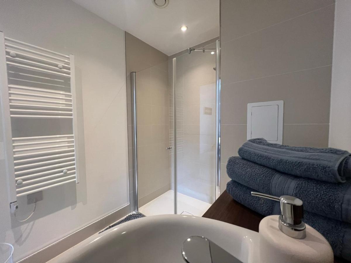 Modern 2Br 2Ba Apt Wparking Sleeps 6 Comfortably Londyn Zewnętrze zdjęcie